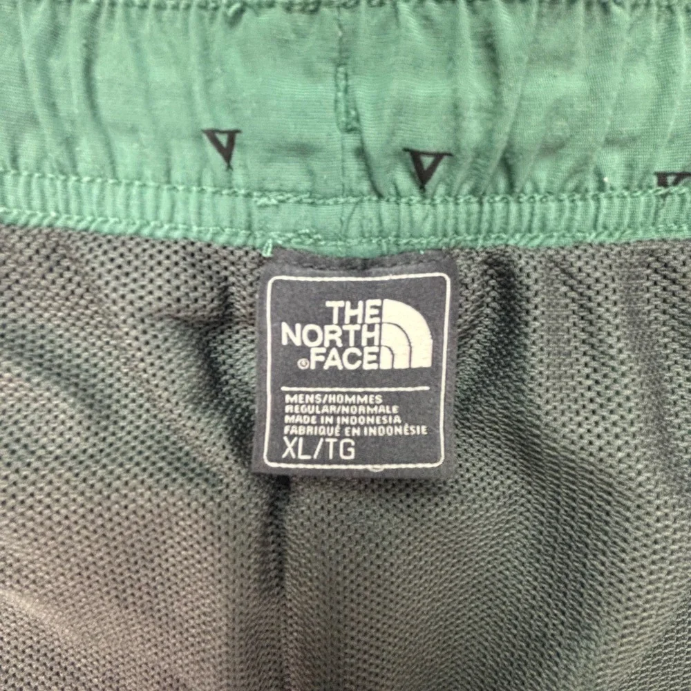 The North Face Shorts Mens XL Green Tent Print Nylon Mesh Lined‎ NF0A2UNJ